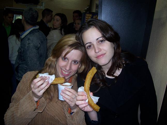 20060102030505-1mar-y-maca-churros.jpg
