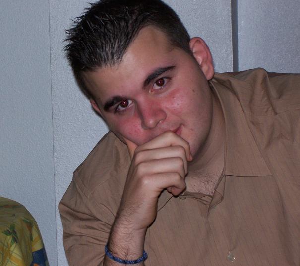 20060102034440-10richi.jpg