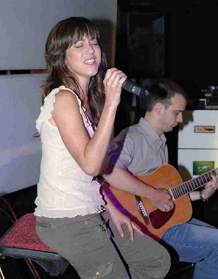 20060315000245-nena-daconte2.jpg