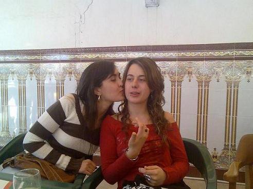 20070305022322-ana-y-laura.jpg