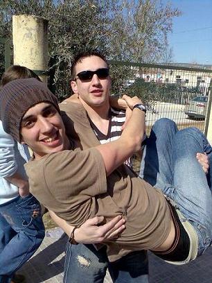 20070305022528-alex-y-chino.jpg